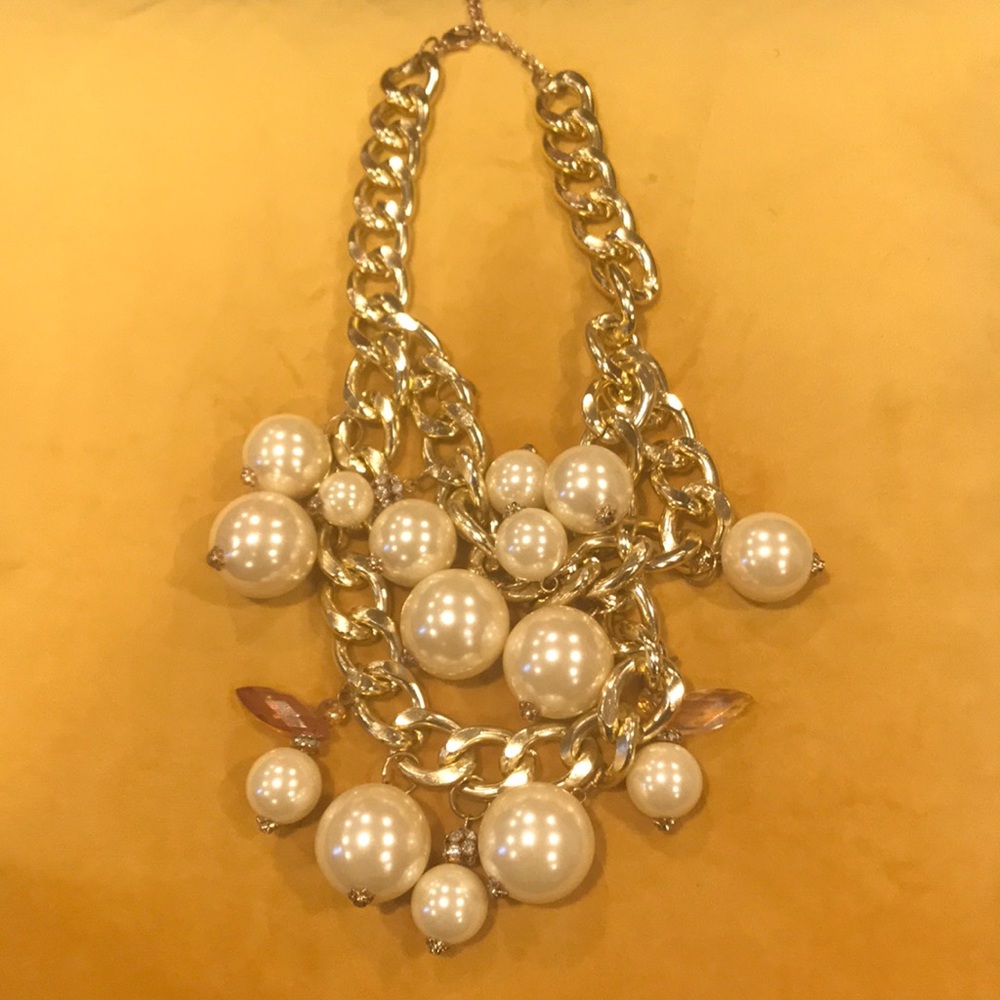 Pearl like necklace